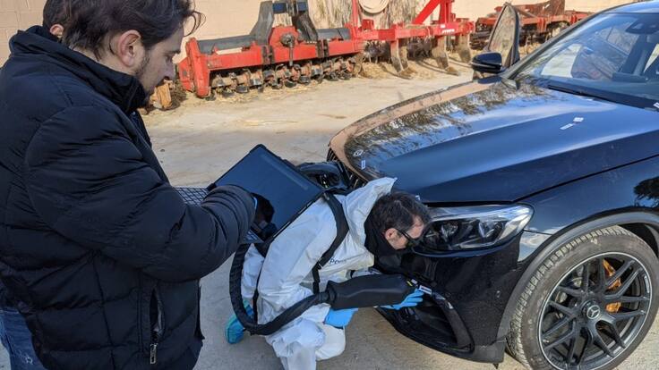 Un làser per caçar trets: els Mossos incorporen un aparell gairebé únic al món per detectar rastres de tirotejos