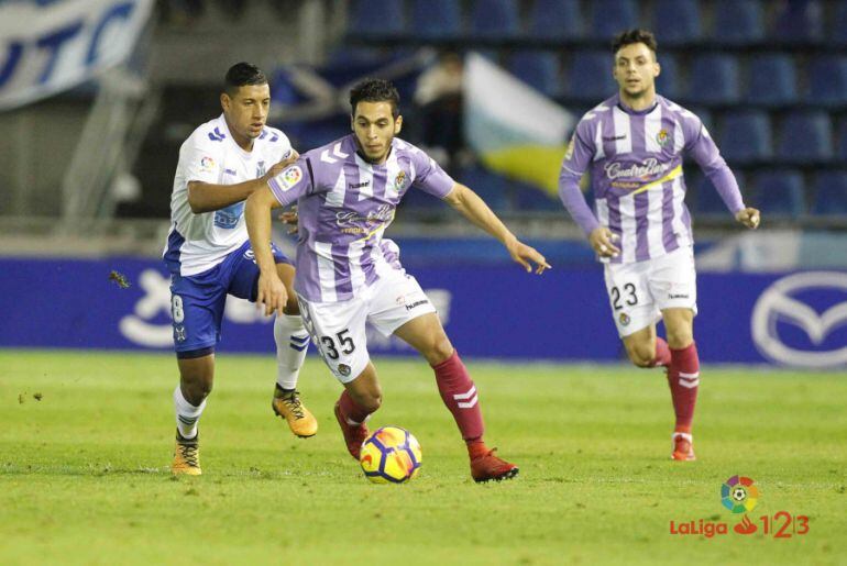 Acción del encuentro entre tinerfeños y pucelanos