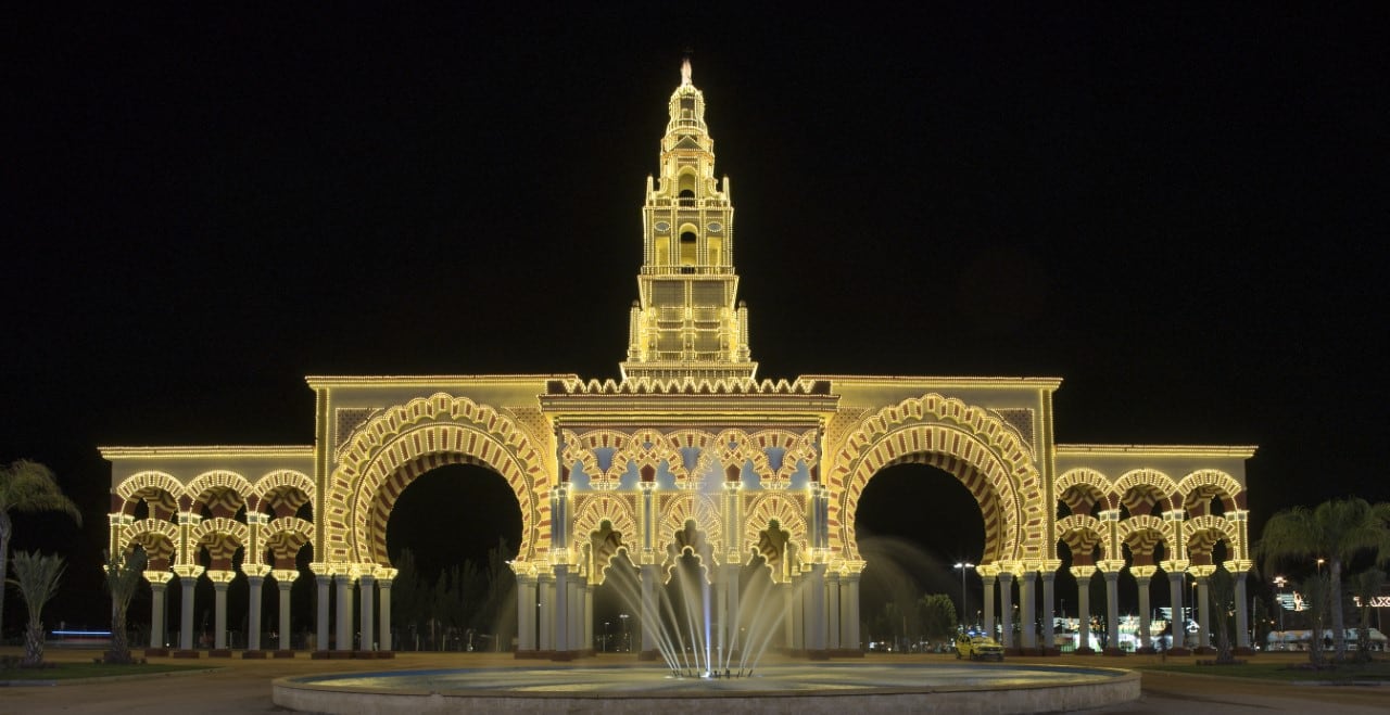 Portada de la Feria Nuestra Señora de la Salud. Instalación de Iluminaciones Ximénez