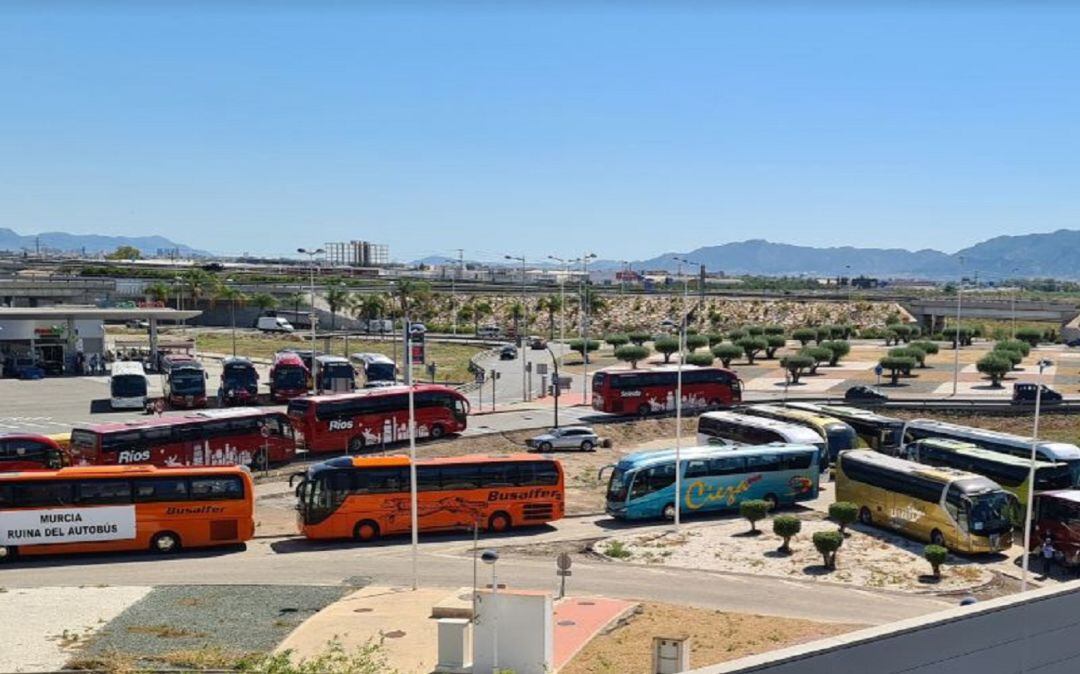 Fracasa la reunión entre FROET y Educación y los autobuses estudian nuevas movilizaciones