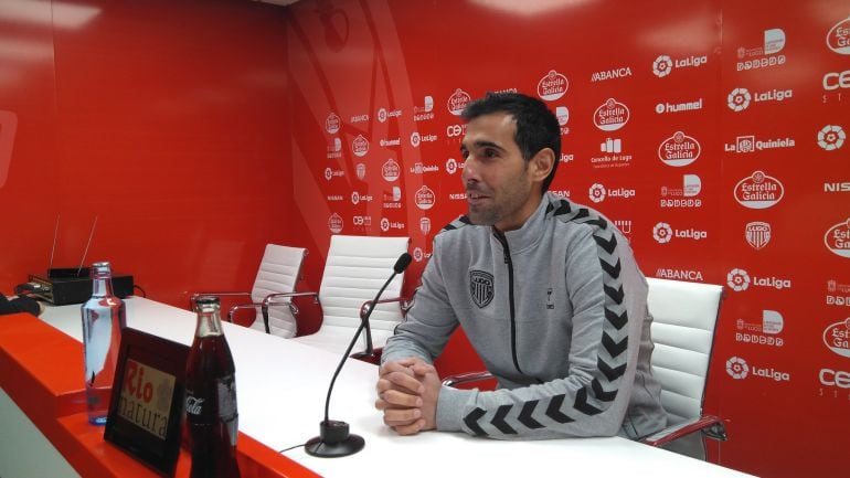 Carlos Pita en la rueda de prensa de la previa del Lugo - Oviedo