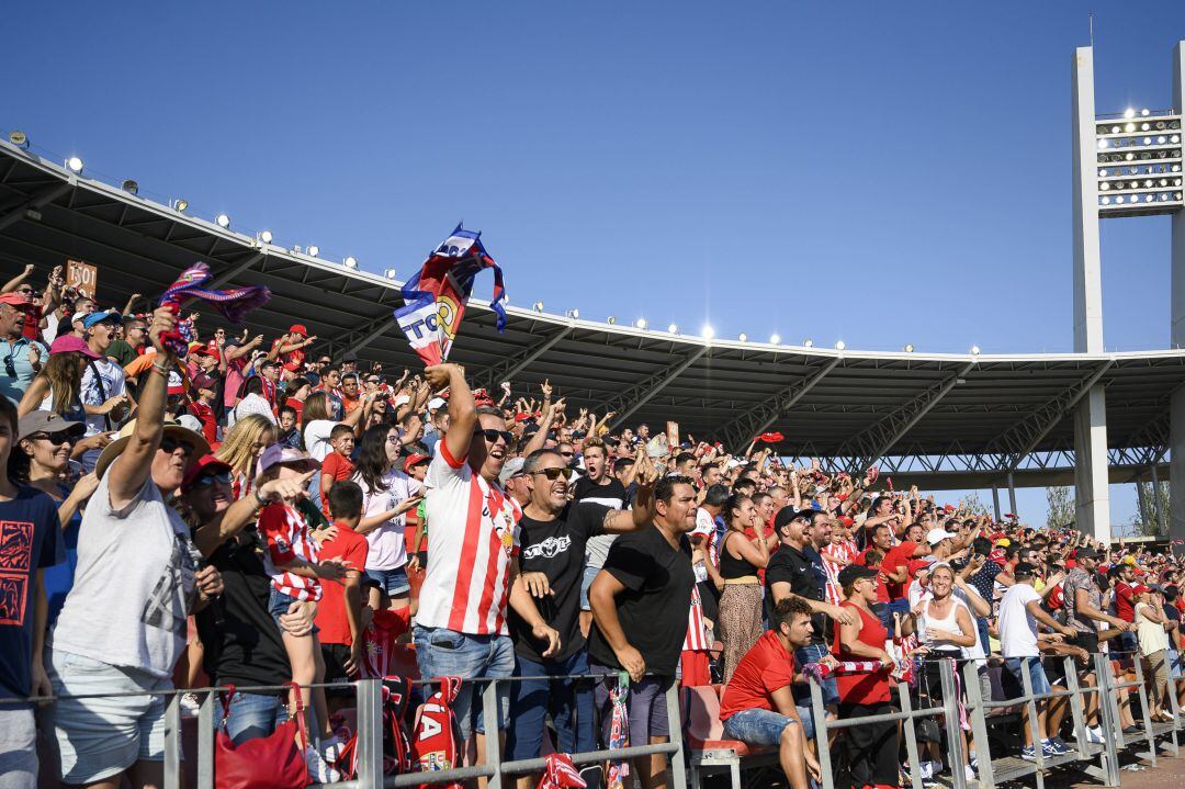 Aficionados del Almería en el Mediterráneo. 