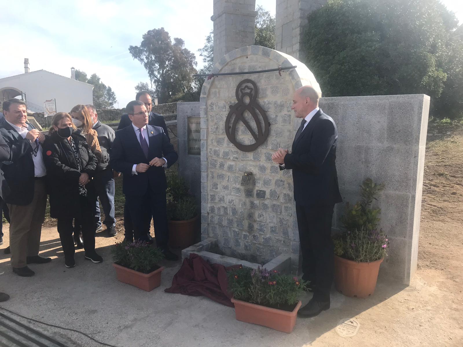 Inauguración del abastecimiento de agua potable en el poblado del Santuario de la Virgen de la Cabeza.