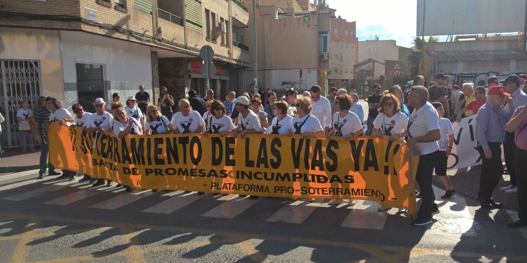 Imagen de la Plataforma Prosoterramiento en una de las manifestaciones para exigir la llegada del AVE bajo tierra