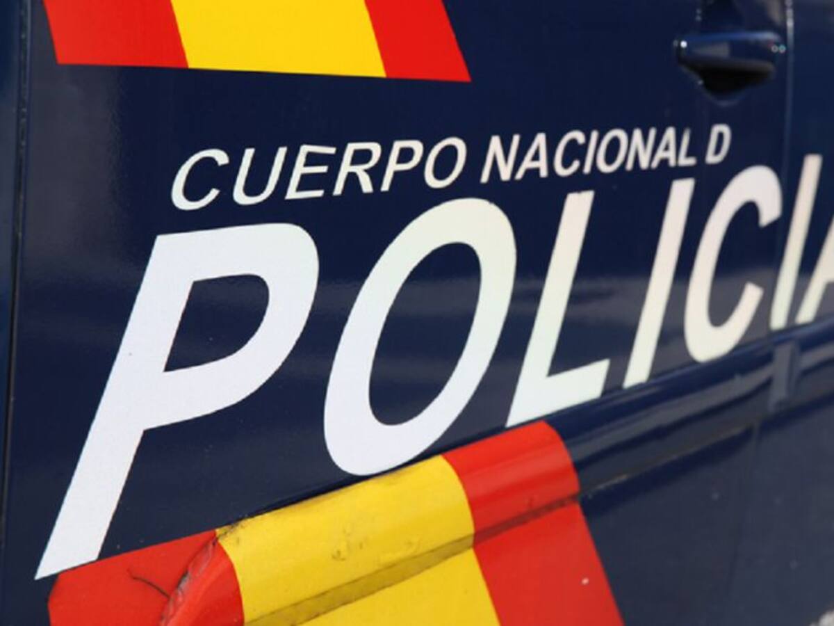 Detenido por hacerse pasar por instalador de puertas y estafar 1.100 euros que cobró por adelantado