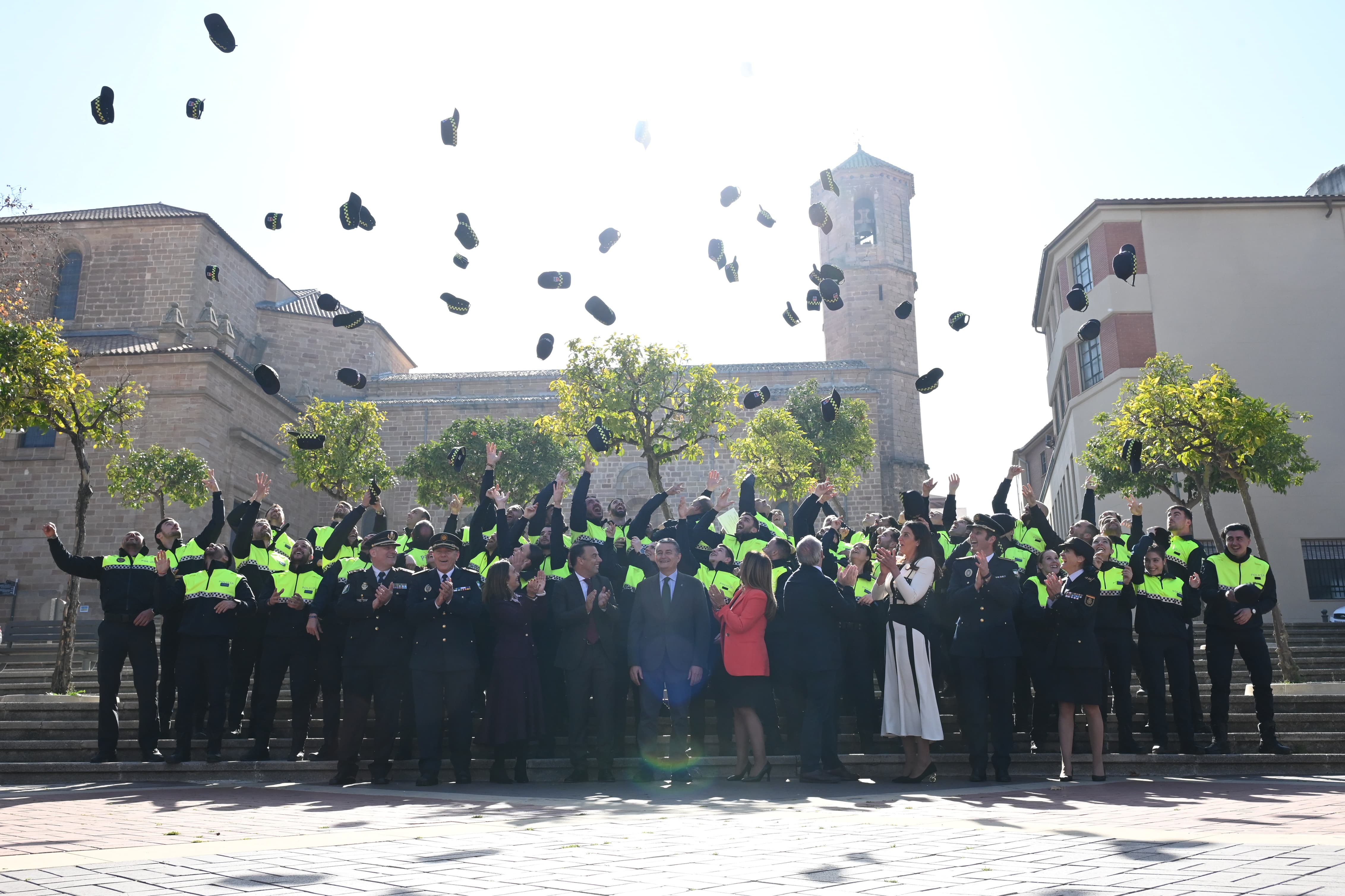 Antonio Sanz preside en Linares la entrega de diplomas de la LIII Promoción del Curso de Ingreso a Cuerpos de Policías Locales de Andalucía