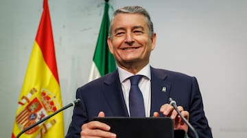 El consejero de Salud de Andalucía insiste en "denuncias falsas" sobre los cribados