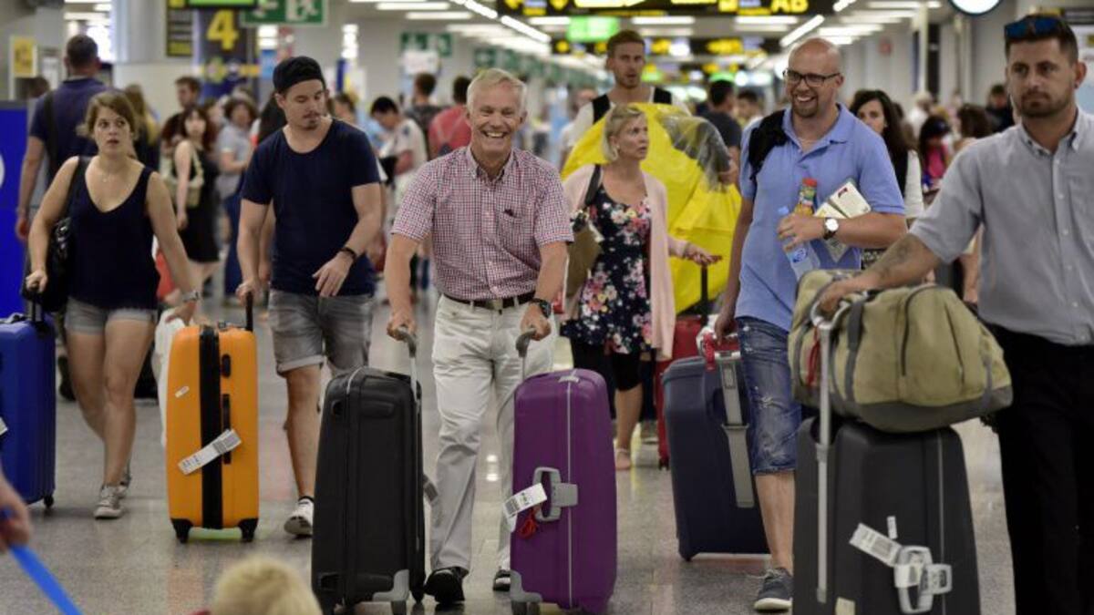 Las aerolíneas y navieras aplican ya el 75% de descuento a los residentes