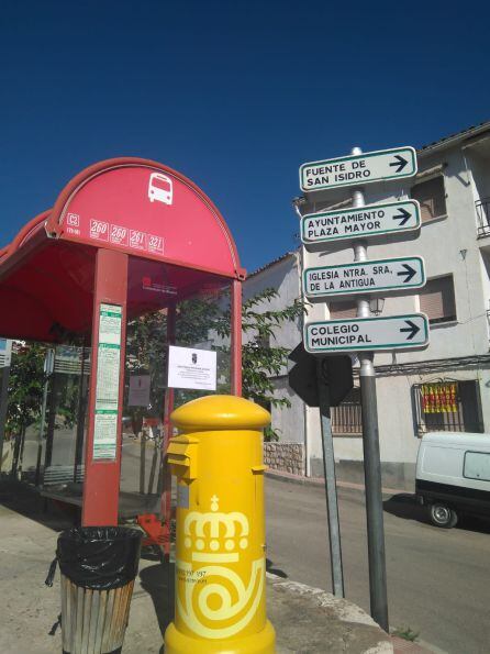 Plazoleta donde el autobús de línea efectúa su parada