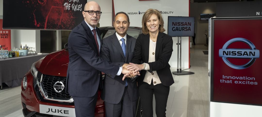 Representantes de Nissan, junto  Marco Toro, Consejero Director General de Nissan Iberia: