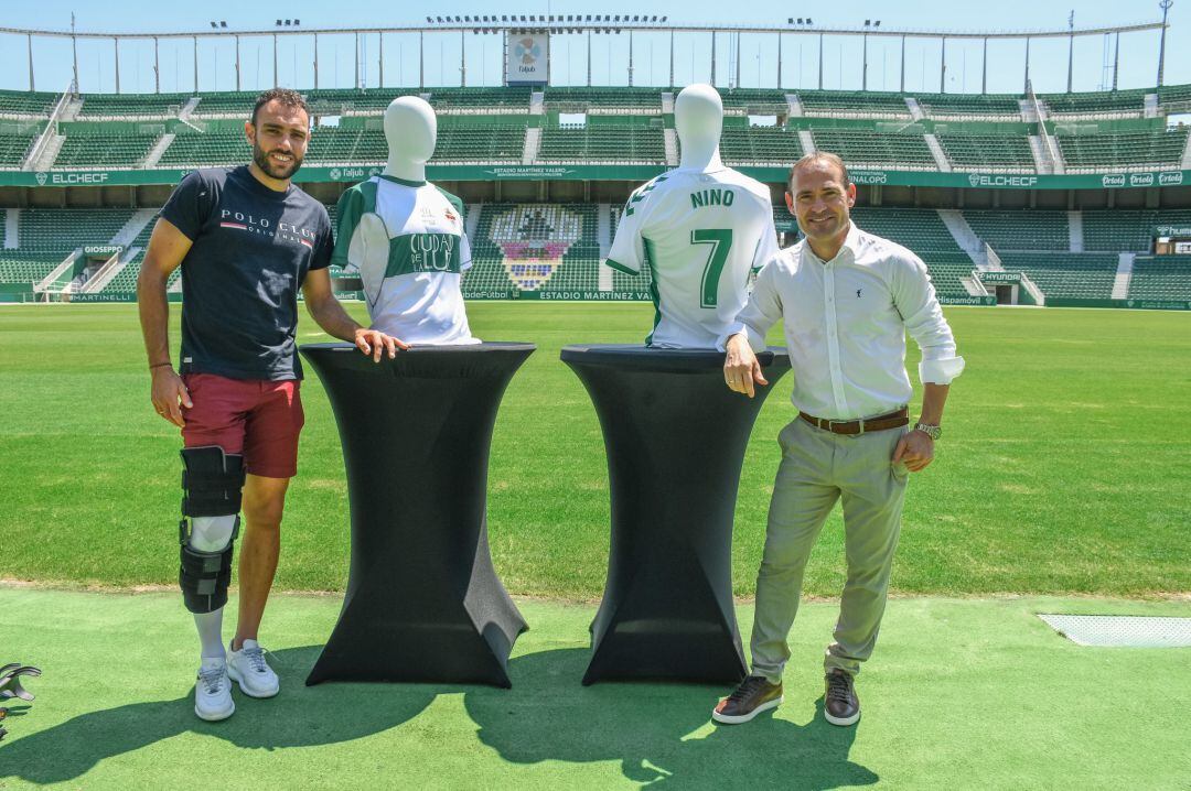 Gonzalo Verdú, a la izquierda, con Nino el día de su despedida