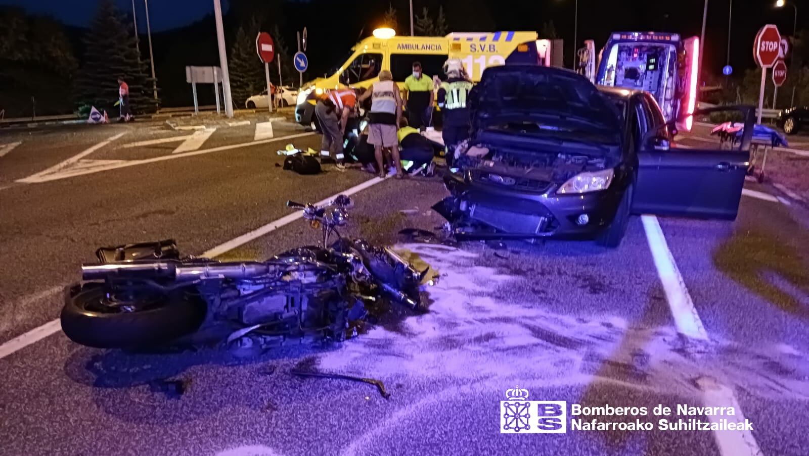 La pasada madrugada otro motorista también ha resultado herido en un accidente, en esta ocasión a la altura de Iza