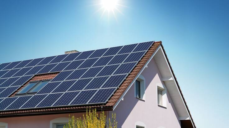 “Los paneles solares pueden rebajar el recibo hasta un 40%… ¡o ser negativo!”