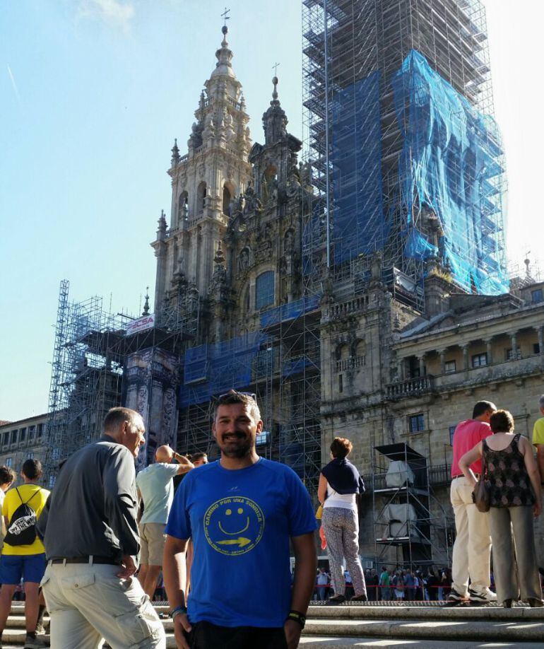 Manuel Lara llega a Santiago de Compostela 'Caminando por una sonrisa'.