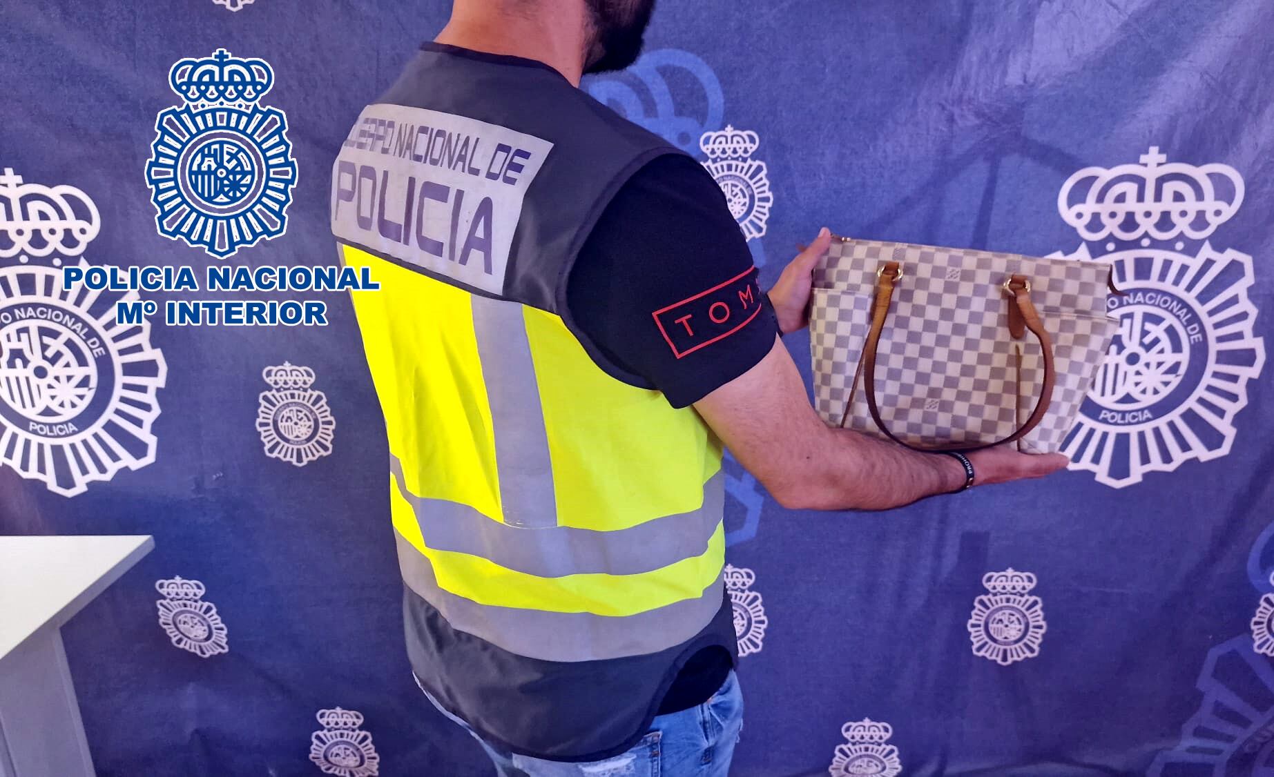 Bolso intervenido por la Policía Nacional
