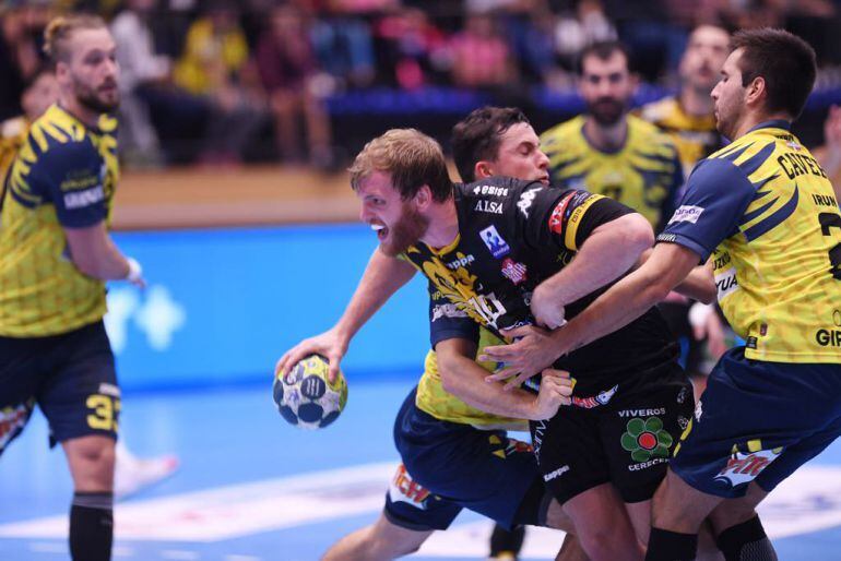 Diego Piñeiro negociará con el Ademar su continuidad