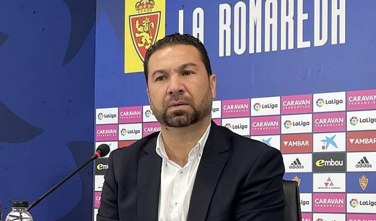 El director deportivo, Juan Carlos Cordero, está buscando fichajes para el Zaragoza.