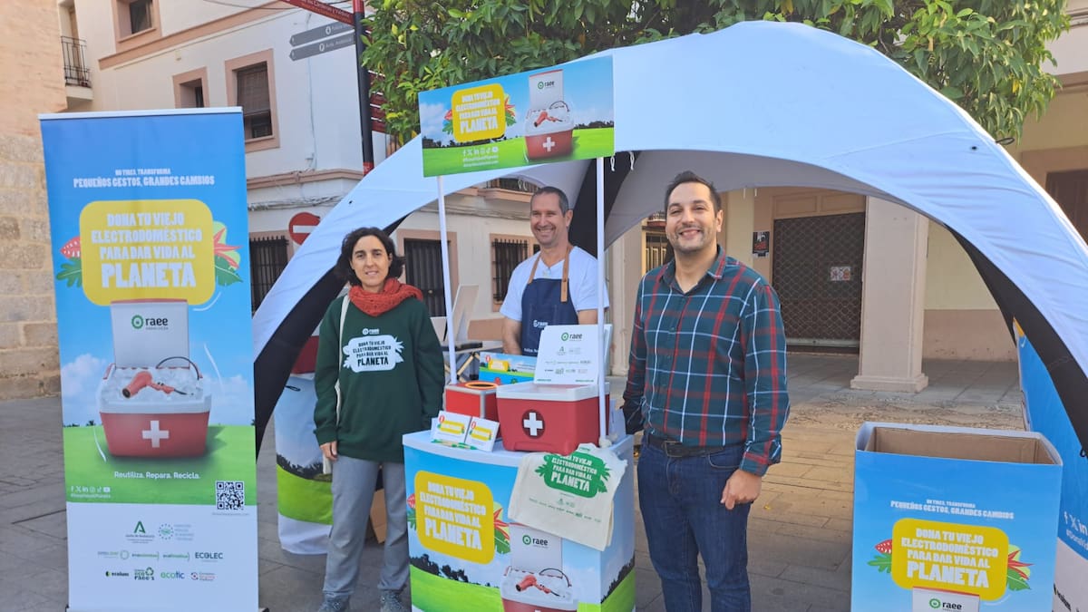 “Dona Vida al Planeta” conciencia en Andújar sobre la importancia de reciclar los residuos electrónicos