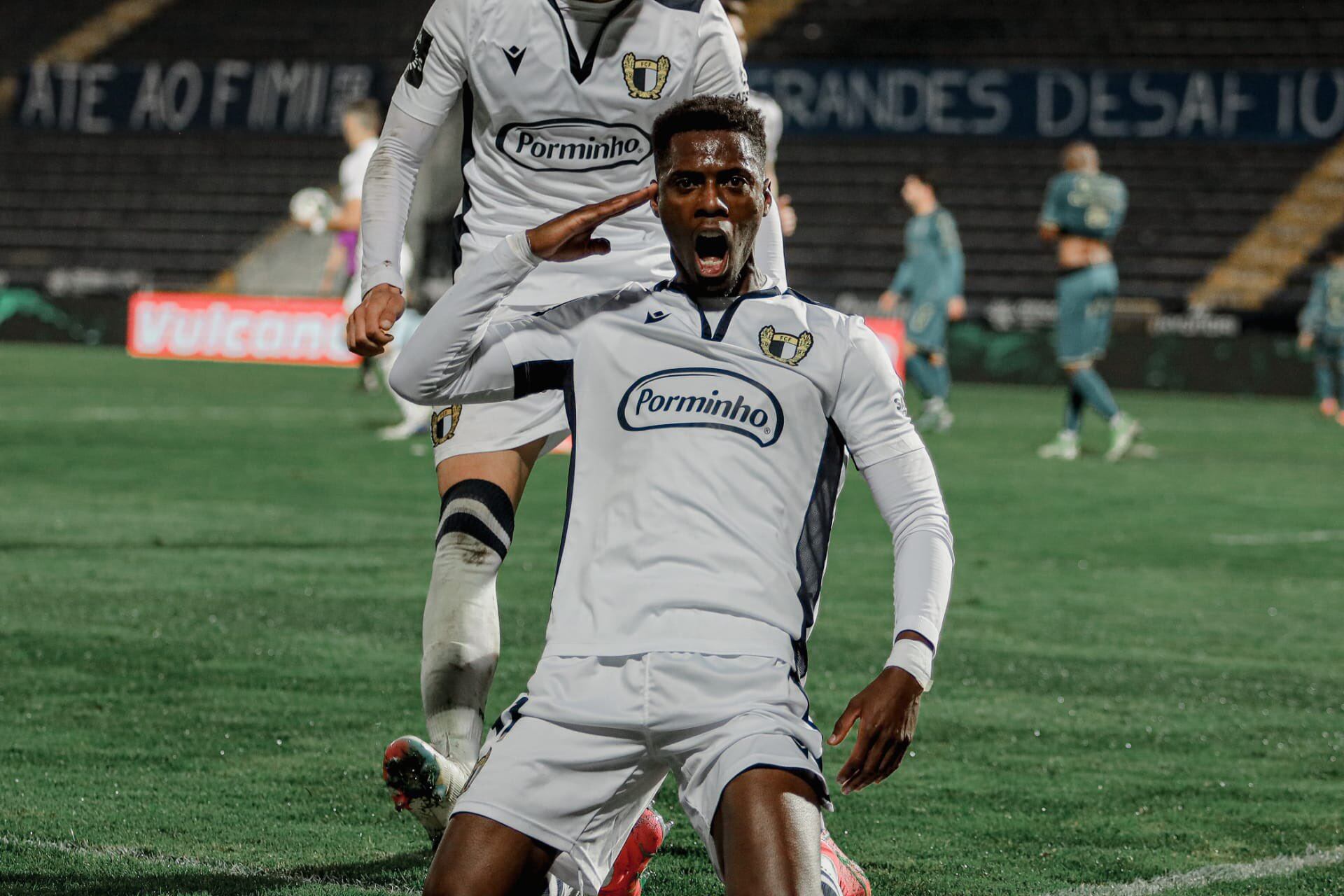 El jugador portugués llega cedido a la Ponferradina