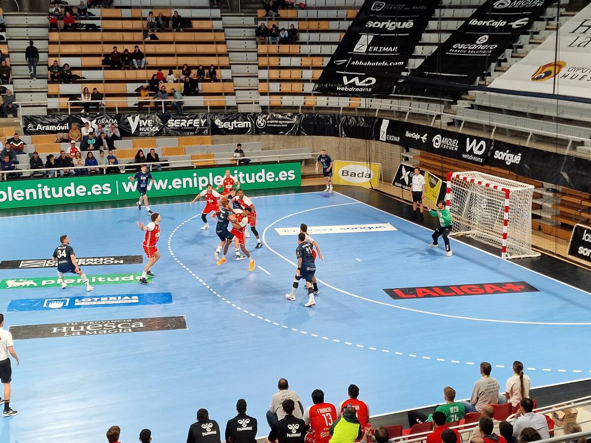 José Nolasco analiza la victoria del Bada Huesca ante Benidorm