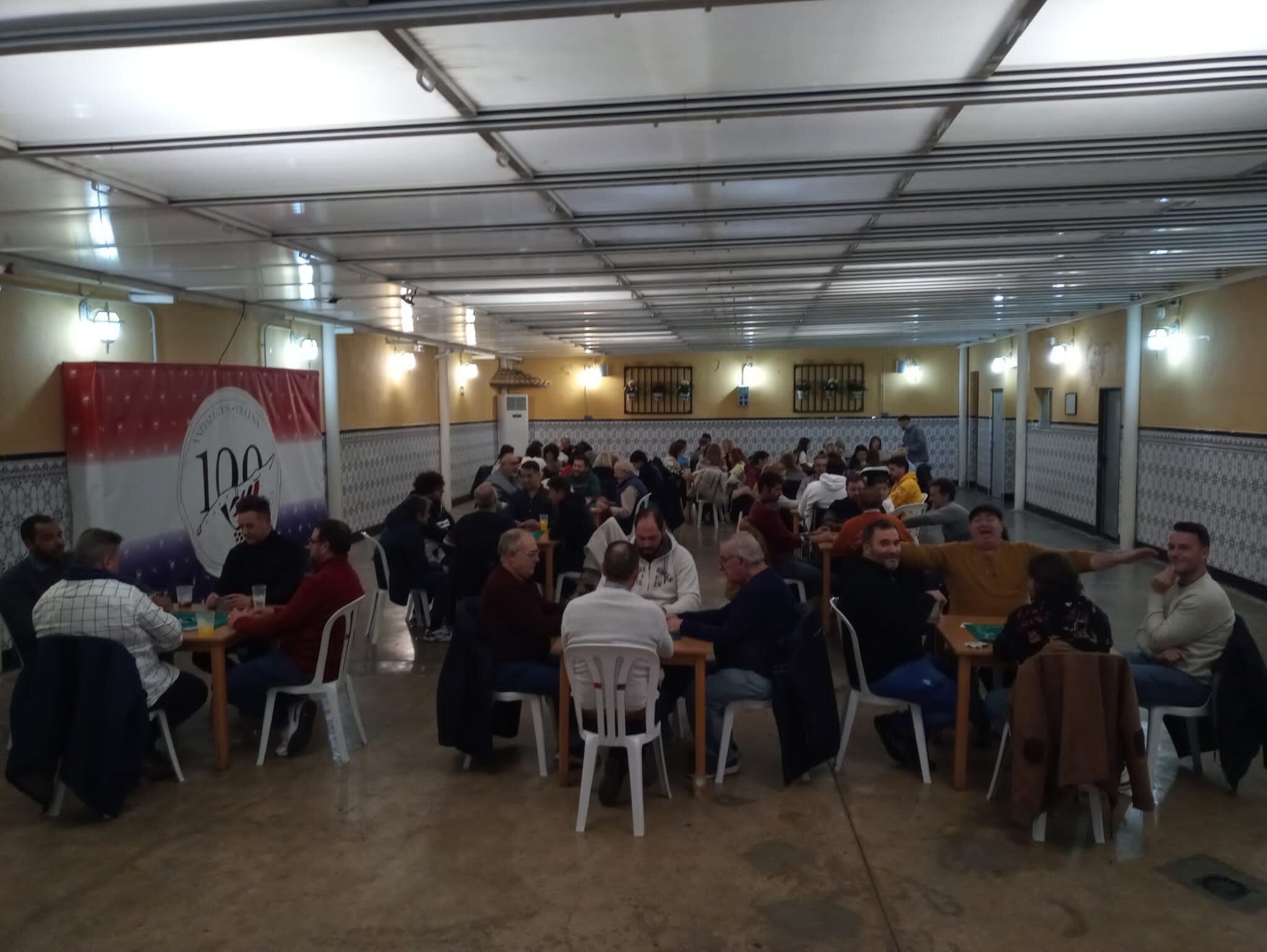 Partidas en el local de la Comparsa de Andaluces