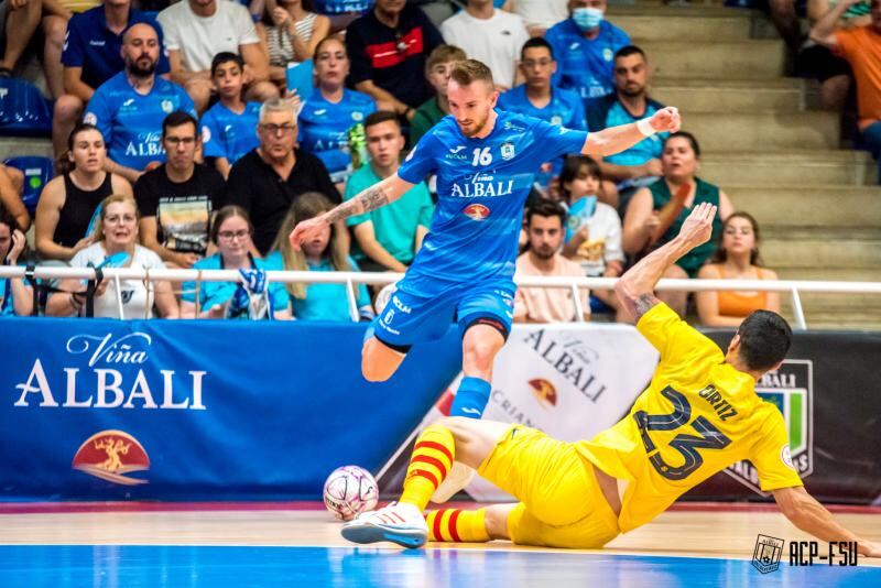 Un momento del encuentro entre el Viña Albali Valdepeñas y el Barça