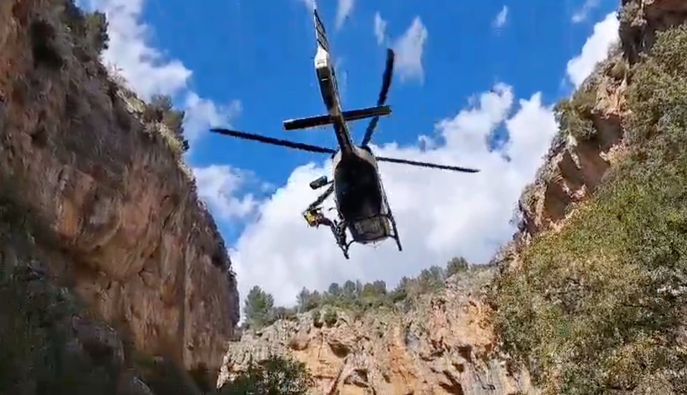 Rescate en helicóptero de la persona fallecida en La Bolera, Pozo Alcón, Jaén.