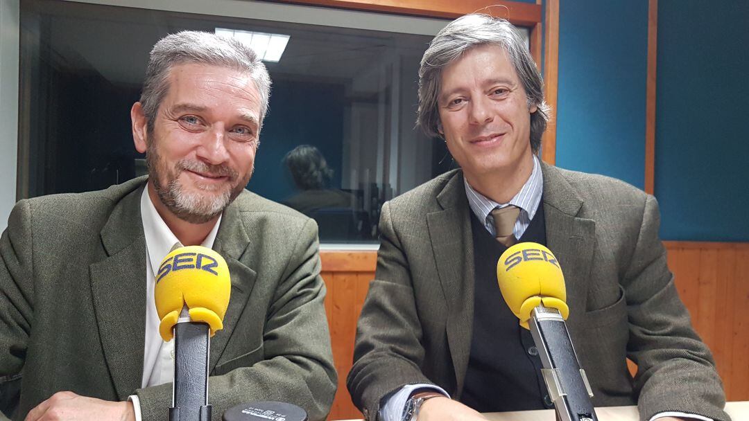 Javier Ceruti y Carlos Pajares en la tertulia de La Ventana