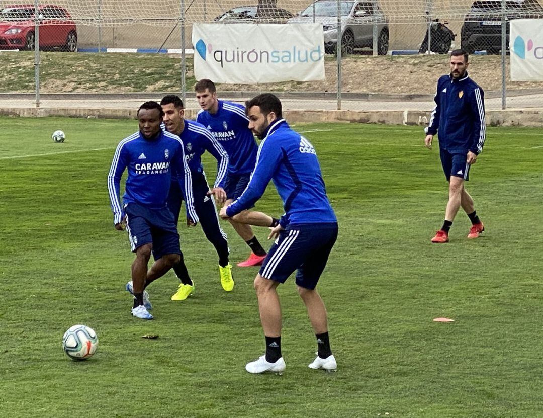 James Igbekeme, durante un entrenamiento en su etapa zaragocista