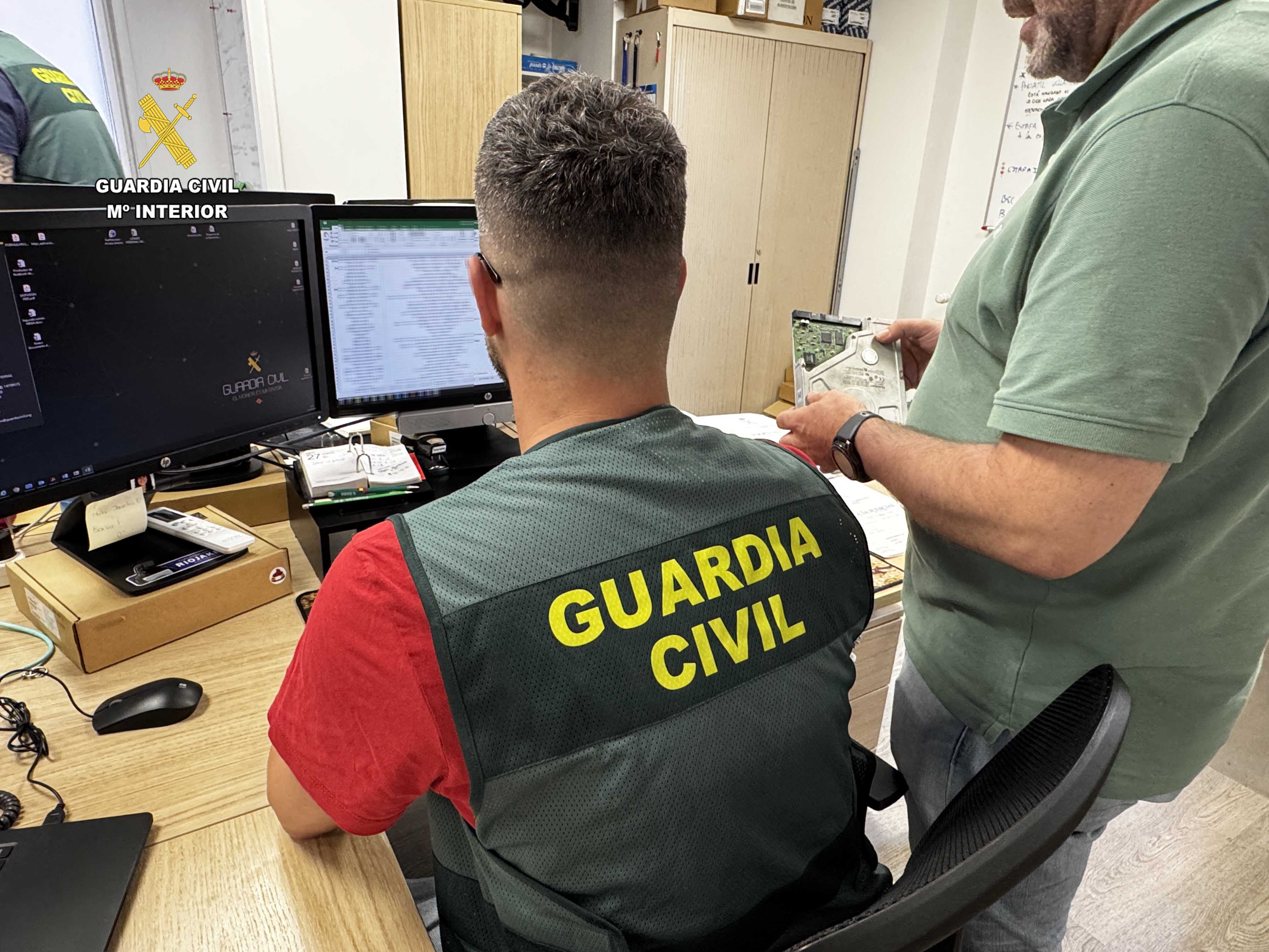 Dos agentes de la Guardia Civil (Imagen de archivo).