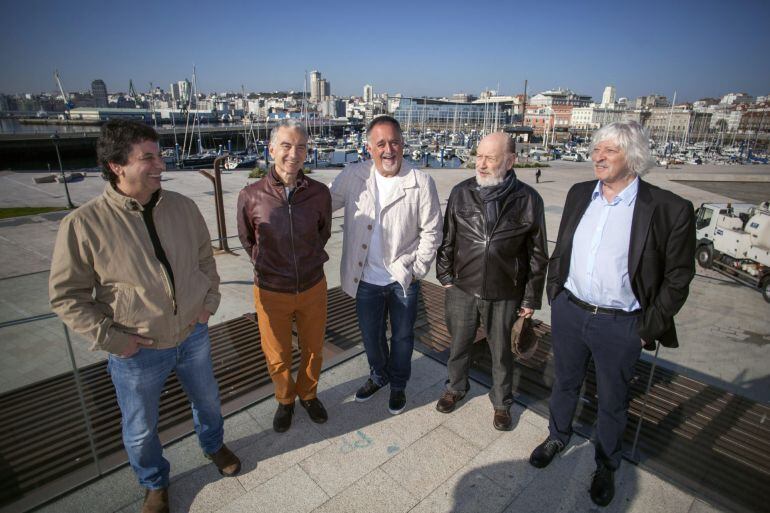 El grupo argentino Les Luthiers continuan la gira gallega de su espectáculo Chist! Antología que llega al Auditorio Mar de Vigo. 