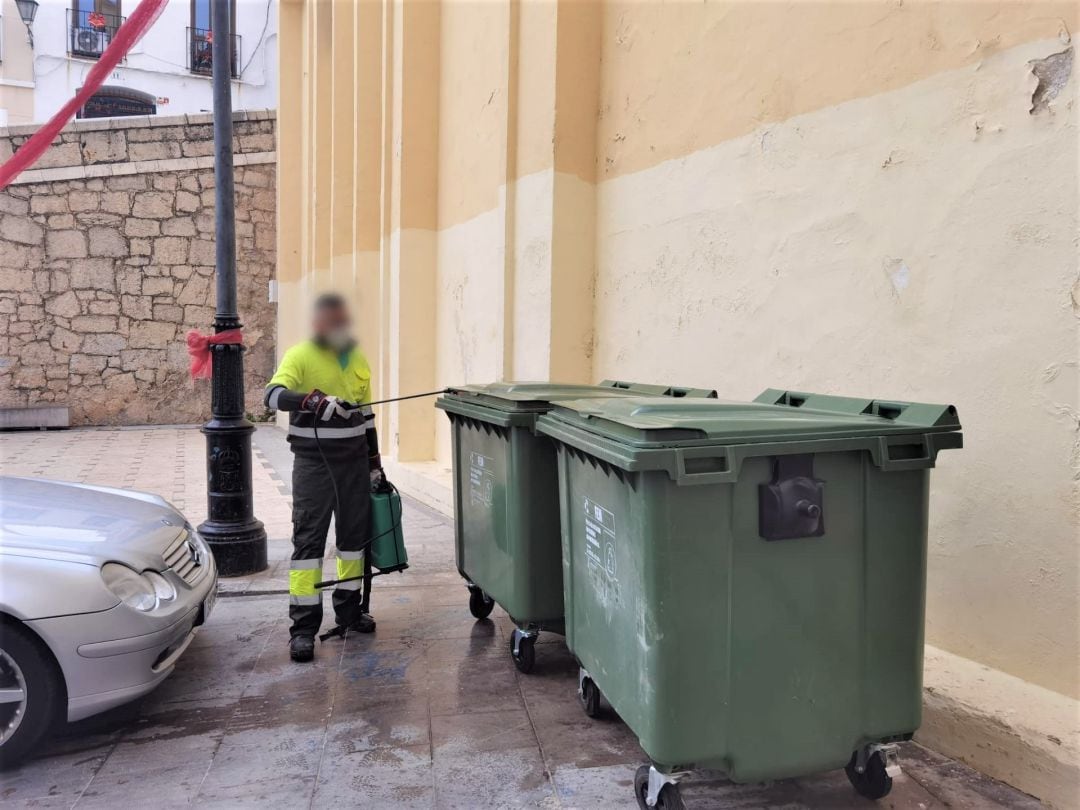 Trabajos de limpieza en Oliva 