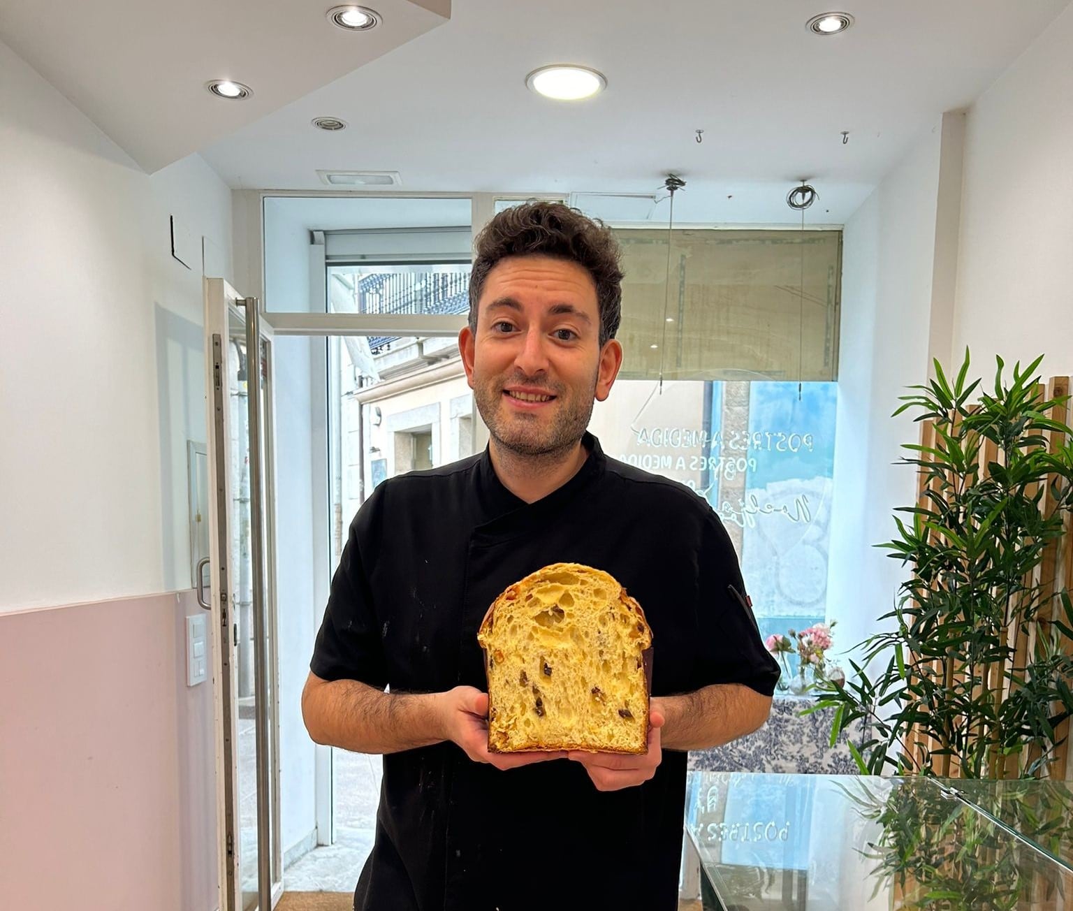 Álvaro con su panettone