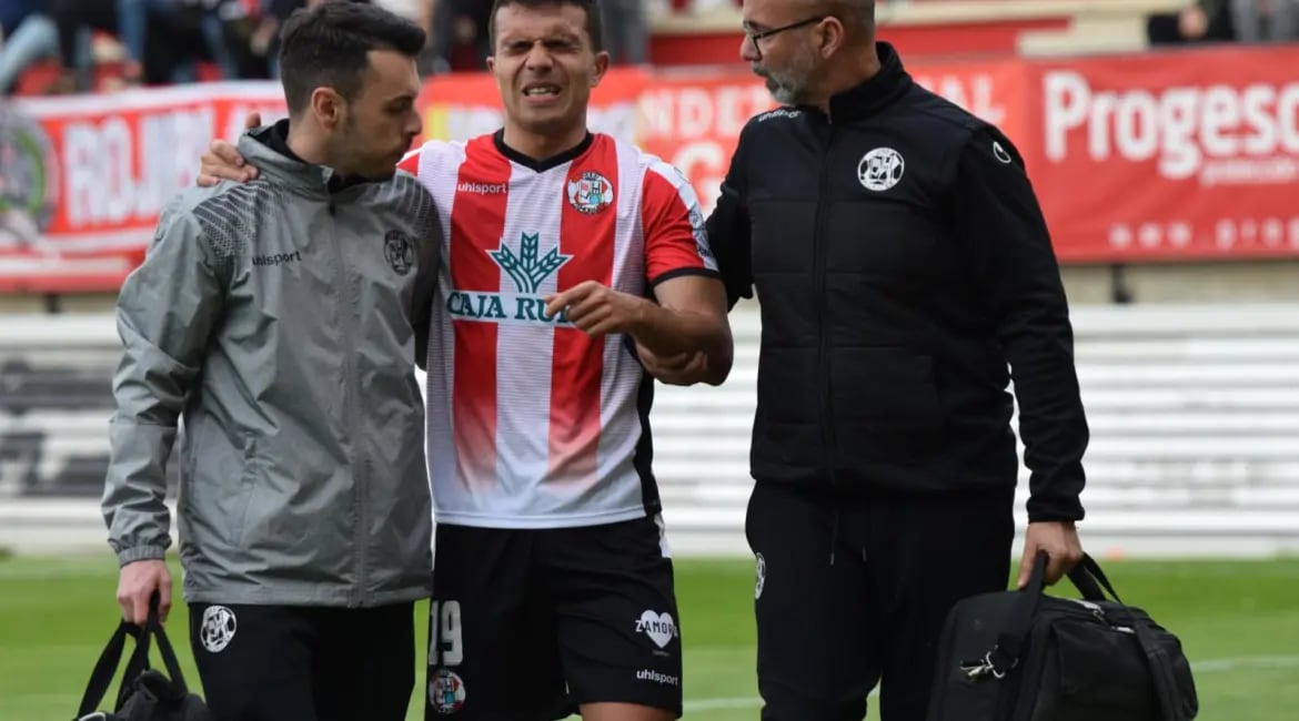 Adri Herrera, abandonando lesionado el Ruta de la Plata