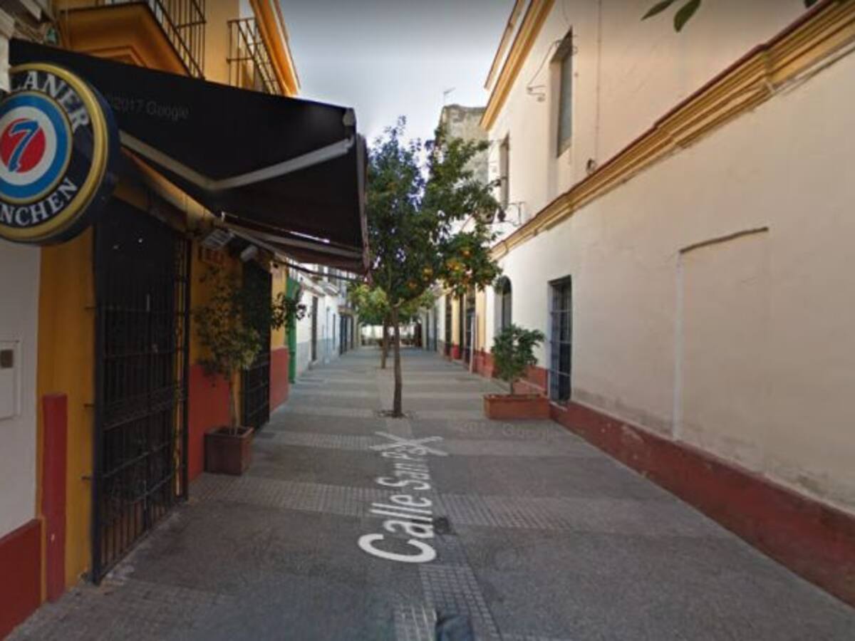 Detenido por morder en el cuello al propietario de un pub de la calle San Pablo