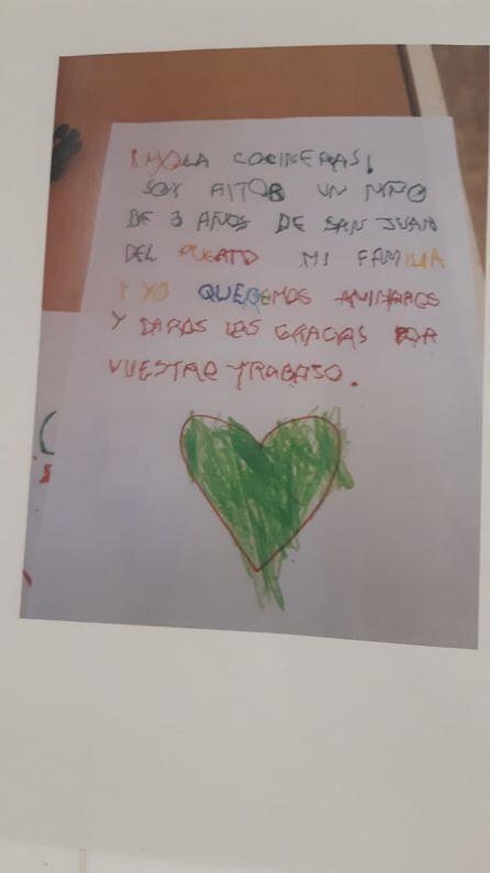 Un niño agradece en un carta la labor de los cocineros del hospital Juan Ramón JIménez