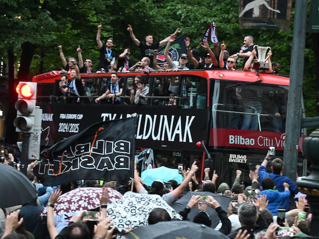 Celebración del título logrado la temporada pasada en las calles de Bilbao. Foto de archivo.