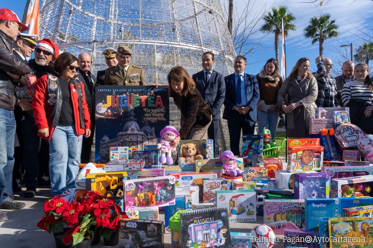Recogida de los juguetes donados