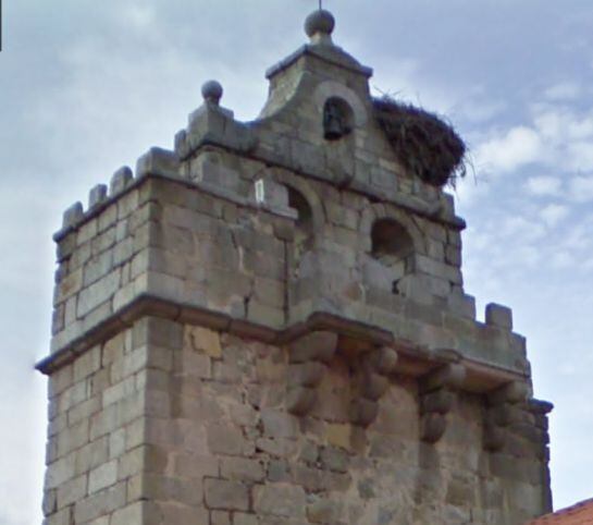 Espadaña de la iglesia de la localidad de Mercadillo, anejo de Narrillos del Álamo (Ávila)