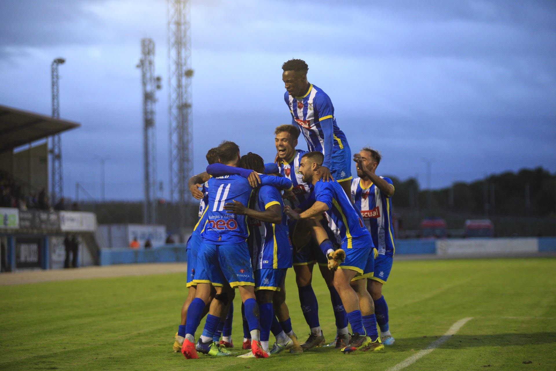 Celebración de los jugadores de la Arandina