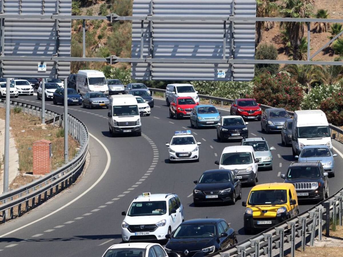 Tráfico moviliza a medio millar de agentes desde este viernes por la operación especial de retorno del verano