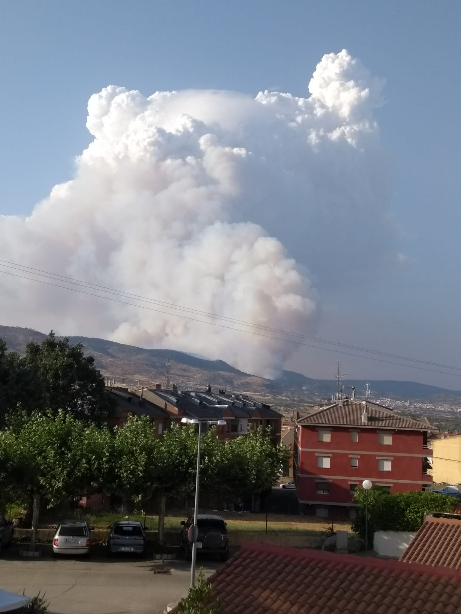 Pirocúmulo formado por el incendio de Cebreros y El Hoyo de Pinares