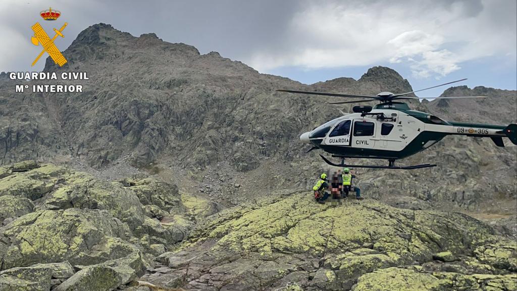 Los miembros del GREIM contaron con el apoyo de un helicóptero desplazado desde la base en Torrejón de Ardoz