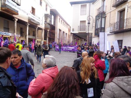 Más de un centenar de personas se concentraba en la plaza del Trigo este mediodía