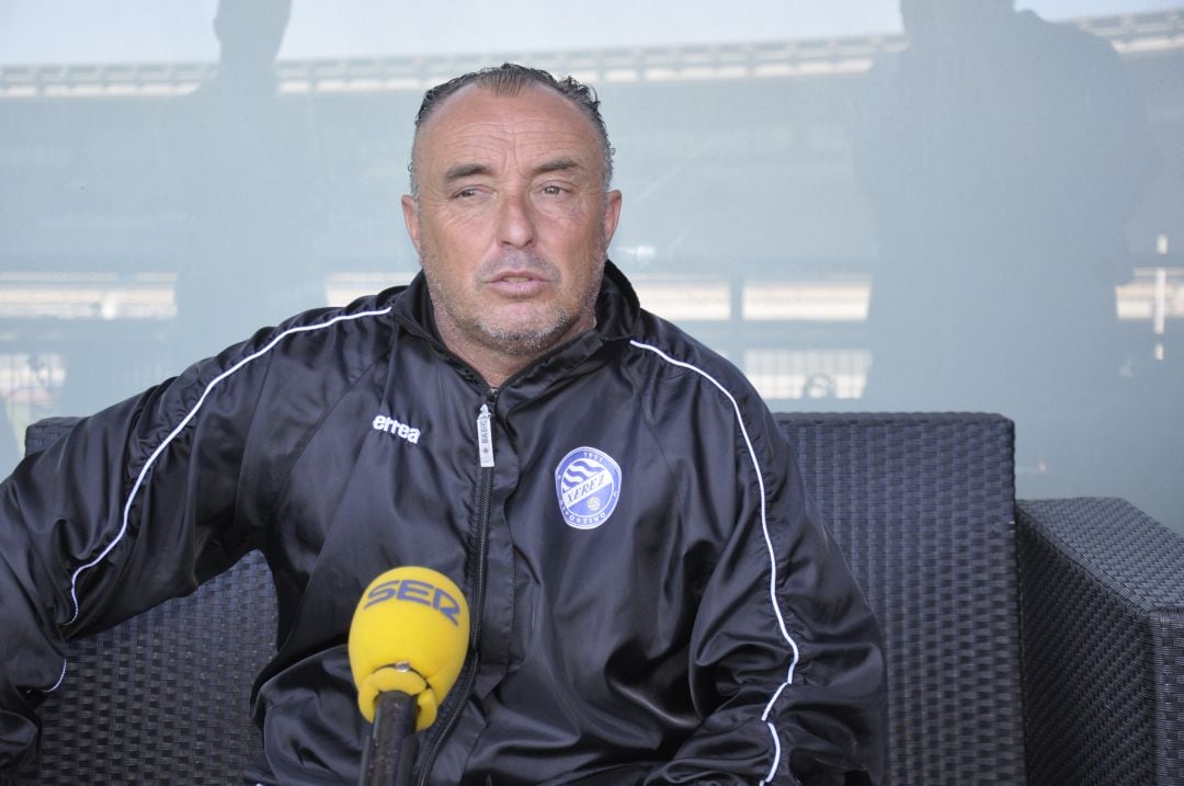 Josu Uribe durante una rueda de prensa en Chapín