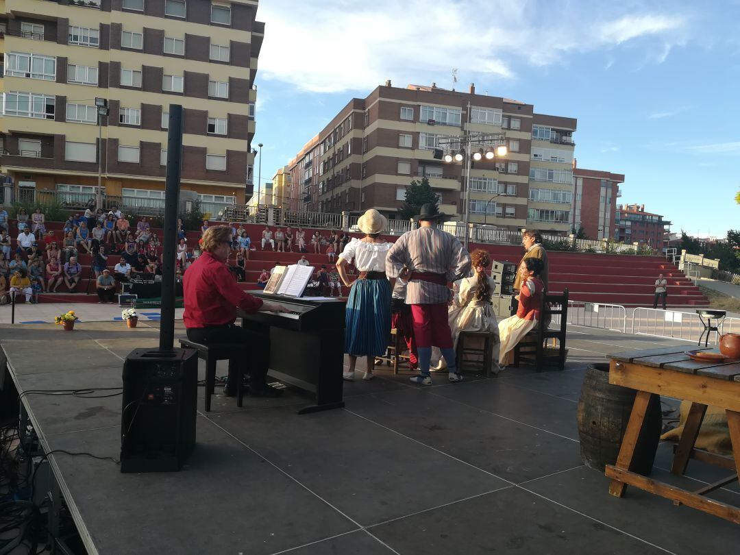 El auditorio &#039;Alforjillas&#039; del parque de La Huerta acoge el ciclo, que estrenó este lunes la compañía Camerata Lírica