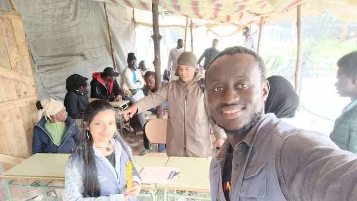 JUAN LABRADOR - NUEVA ESCUELA Y REGULARIZAR PAPELES