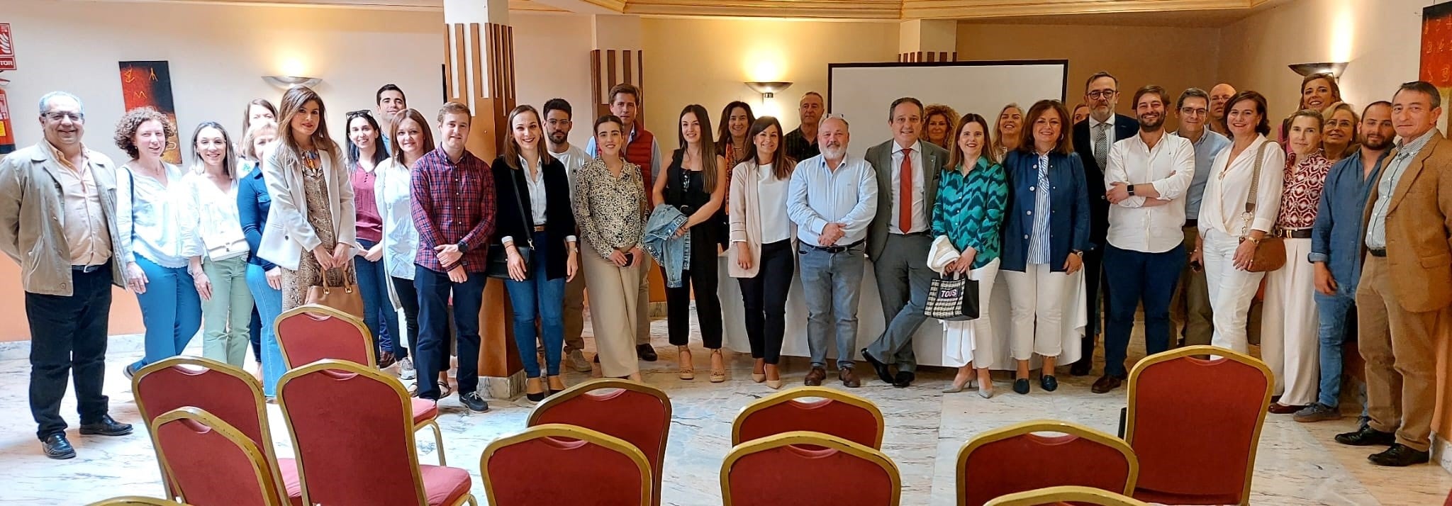 Farmacéuticos del área de Andújar se reúnen para analizar la situación actual de la profesión