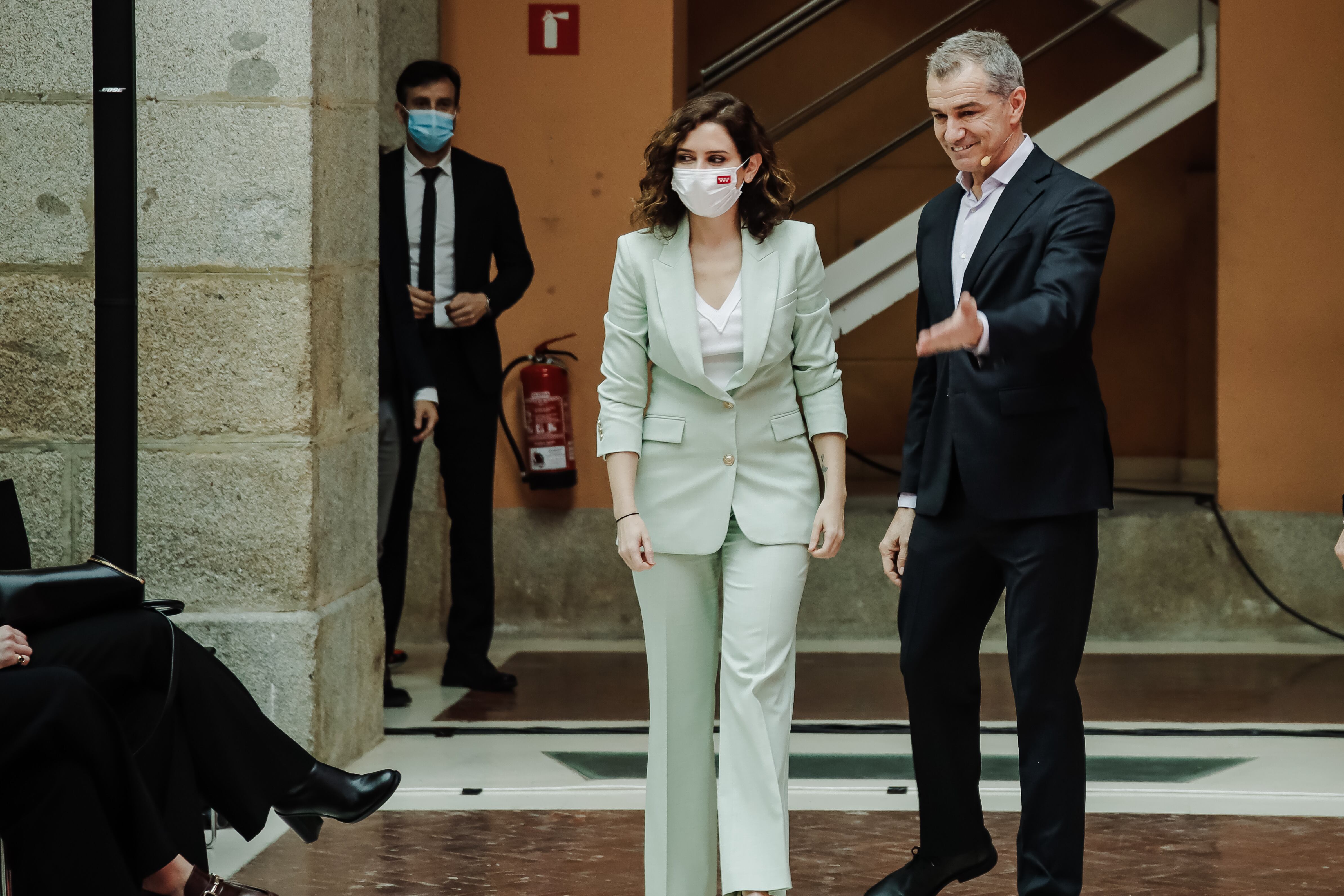 Isabel Díaz Ayuso, presidenta de la comunidad, junto con Toni Cantó