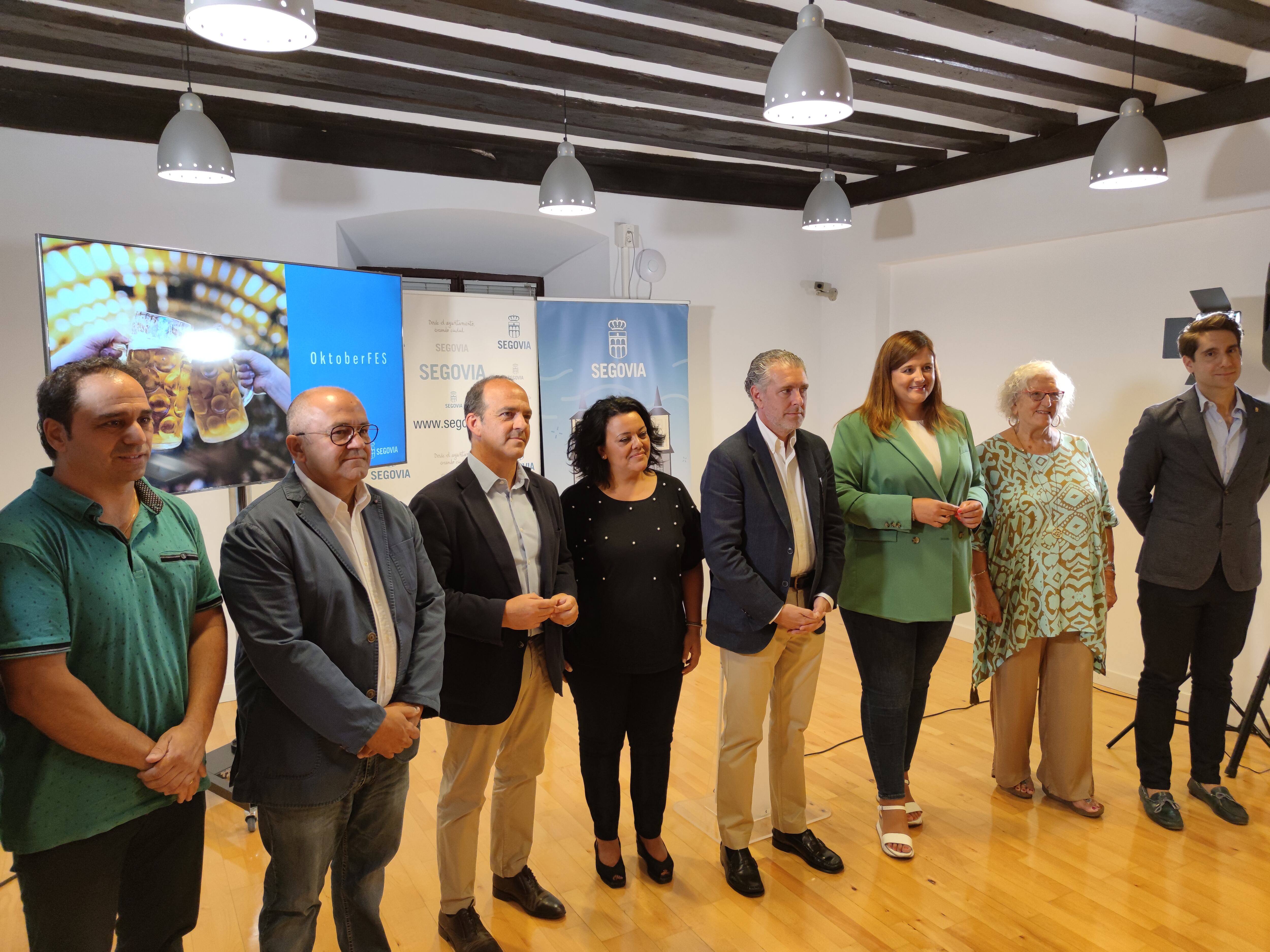 Presentación del OktoberFES, una feria de la cerveza en Segovia